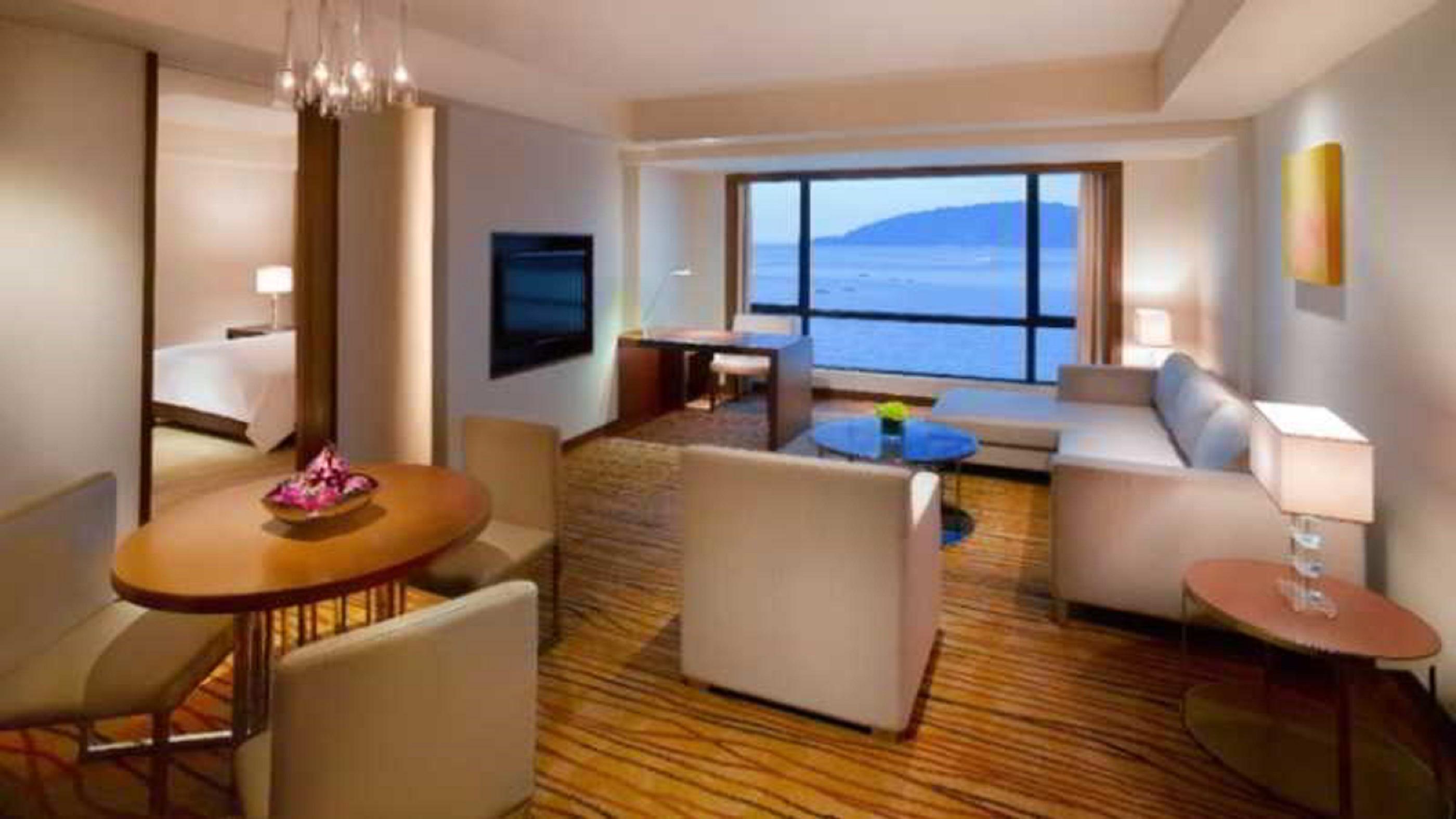 Hyatt Regency Kinabalu Kota Kinabalu Exterior foto A suite at the Westin Nanjing