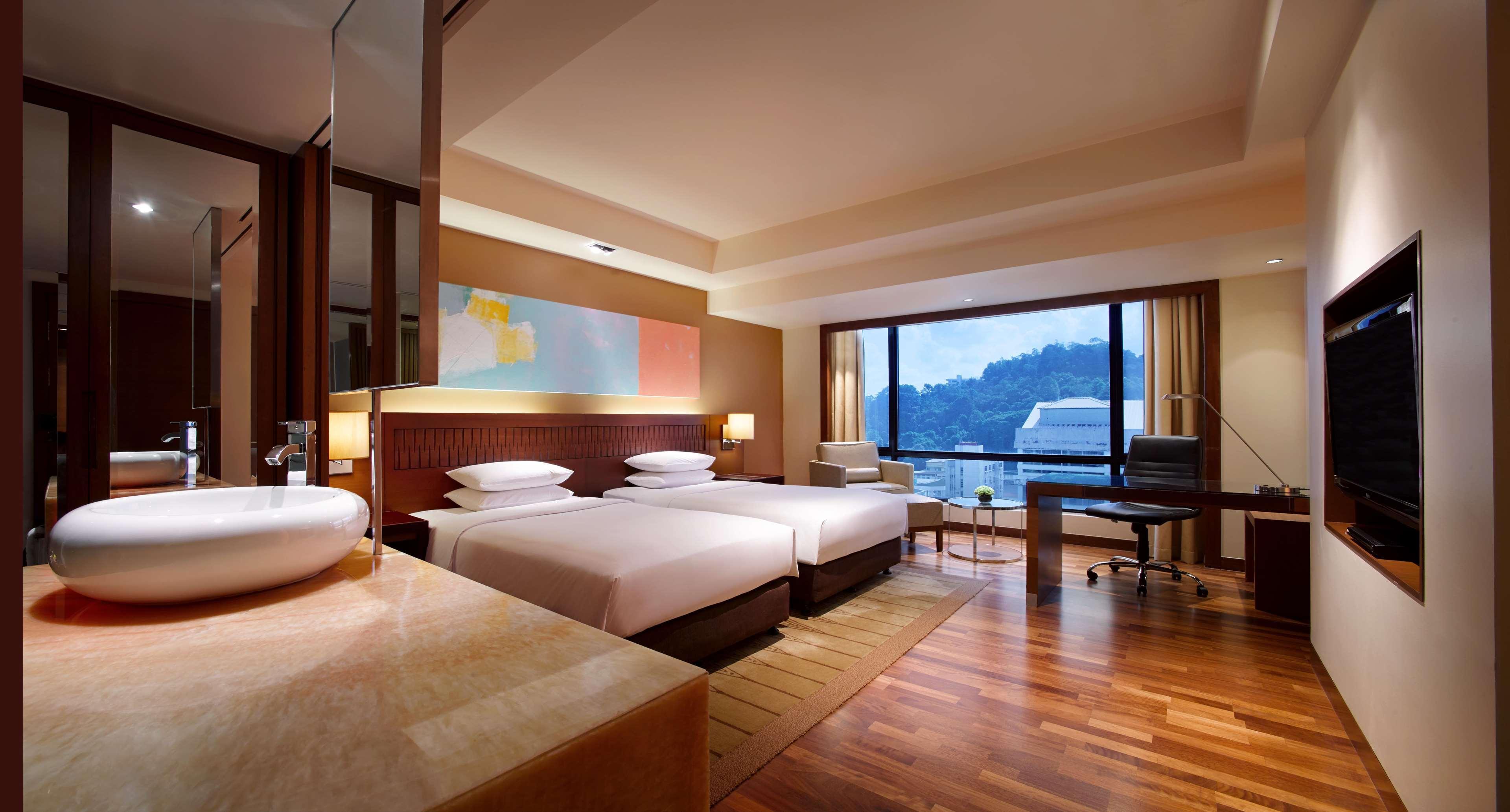 Hyatt Regency Kinabalu Kota Kinabalu Exterior foto Deluxe Room